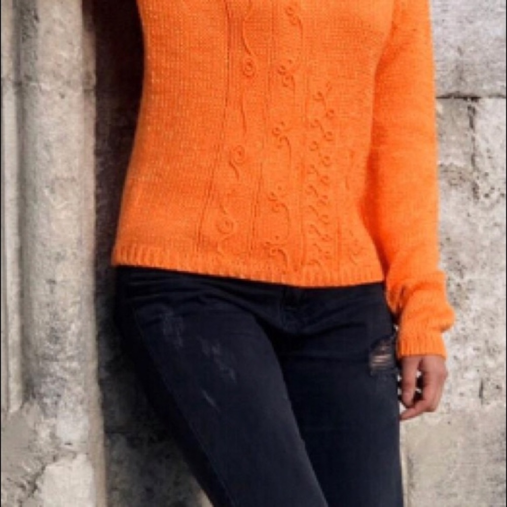 Sweater - Picture 2 of 6